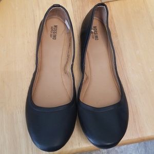 Mossimo ona flats